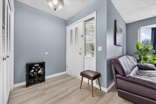 672 Whiteridge Way Ne, Calgary, AB - Indoor