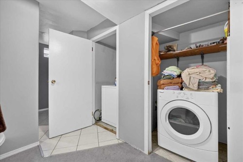 672 Whiteridge Way Ne, Calgary, AB - Indoor Photo Showing Laundry Room