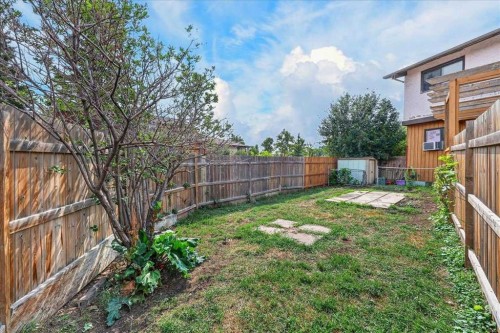 672 Whiteridge Way Ne, Calgary, AB - Outdoor
