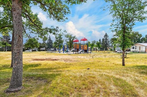 672 Whiteridge Way Ne, Calgary, AB - Outdoor