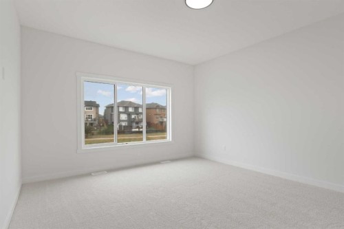 425 Montrose Green Se, High River, AB - Indoor Photo Showing Other Room