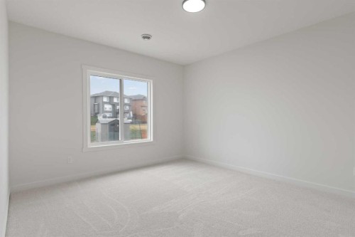 425 Montrose Green Se, High River, AB - Indoor Photo Showing Other Room