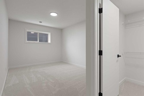 425 Montrose Green Se, High River, AB - Indoor Photo Showing Other Room
