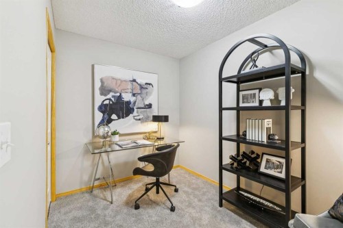106-7 Everridge Square Sw, Calgary, AB - Indoor Photo Showing Office
