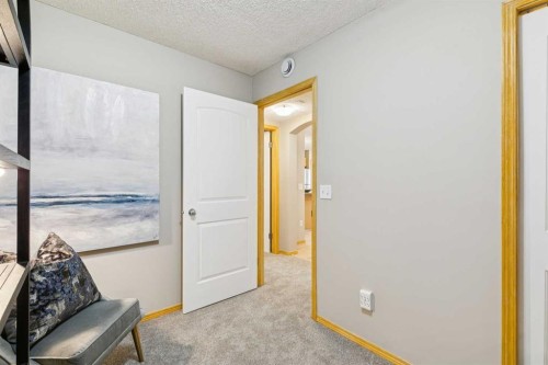 106-7 Everridge Square Sw, Calgary, AB - Indoor Photo Showing Other Room