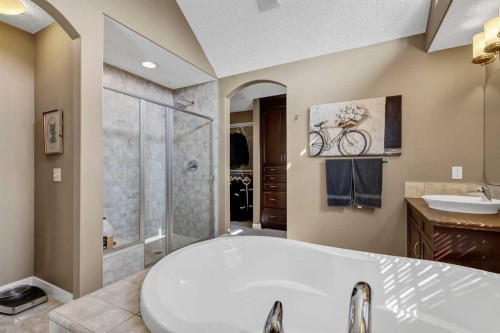 103 Tuscany Estates Crescent Nw, Calgary, AB - Indoor Photo Showing Bathroom