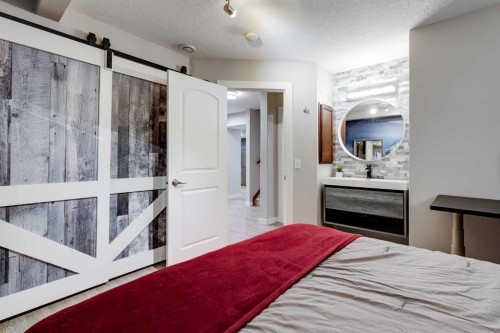 103 Tuscany Estates Crescent Nw, Calgary, AB - Indoor Photo Showing Bedroom