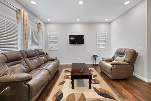 188 Savanna Grove Ne, Calgary, AB - Indoor Photo Showing Living Room