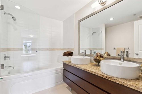 204-540 34 Street Nw, Calgary, AB - Indoor Photo Showing Bathroom