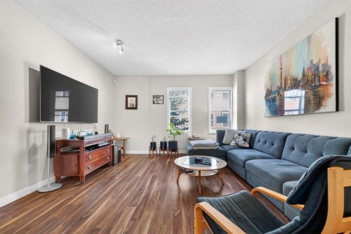355 Silverado Common Sw, Calgary, AB - Indoor Photo Showing Living Room