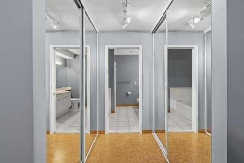 4 Inglewood Landing Se, Calgary, AB - Indoor Photo Showing Other Room