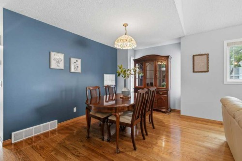 4 Inglewood Landing Se, Calgary, AB - Indoor Photo Showing Dining Room
