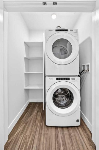 704-530 3 Street Se, Calgary, AB - Indoor Photo Showing Laundry Room