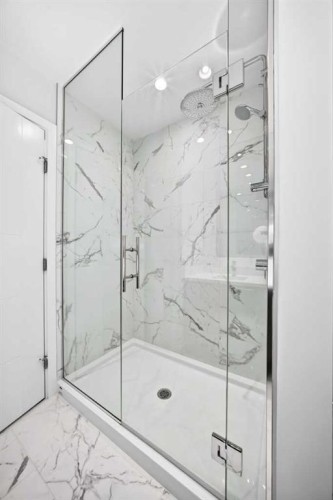 704-530 3 Street Se, Calgary, AB - Indoor Photo Showing Bathroom