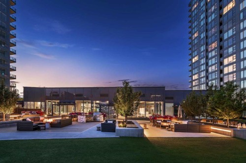 704-530 3 Street Se, Calgary, AB - Outdoor