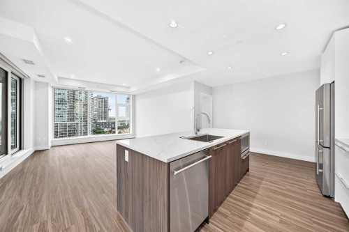 704-530 3 Street Se, Calgary, AB - Indoor Photo Showing Kitchen