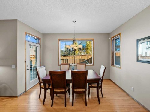 108 Pantego Rise Nw, Calgary, AB - Indoor Photo Showing Dining Room