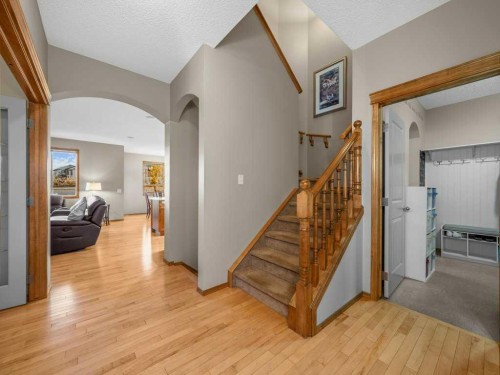 108 Pantego Rise Nw, Calgary, AB - Indoor Photo Showing Other Room