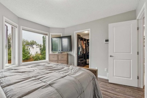 230 Mt Lorette Place Se, Calgary, AB - Indoor With Storage