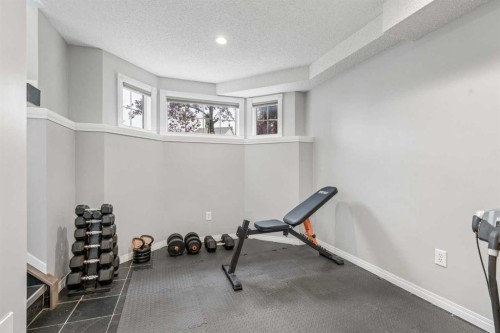 230 Mt Lorette Place Se, Calgary, AB - Indoor