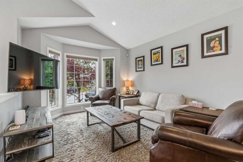 230 Mt Lorette Place Se, Calgary, AB - Indoor