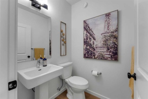 444 Lawthorn Way, Airdrie, AB - Indoor Photo Showing Bathroom
