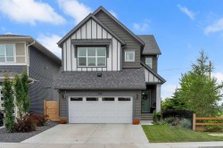 444 Lawthorn Way Airdrie, AB T4A 3M7