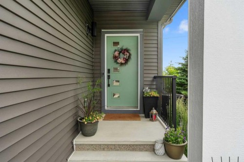 444 Lawthorn Way, Airdrie, AB - Outdoor With Exterior