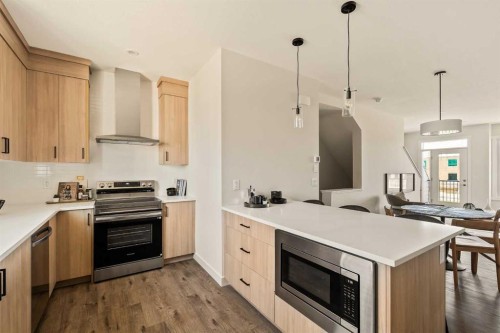 15020 Centre Street Ne, Calgary, AB - Indoor Photo Showing Kitchen With Upgraded Kitchen