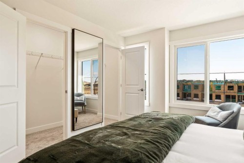 15020 Centre Street Ne, Calgary, AB - Indoor Photo Showing Bedroom