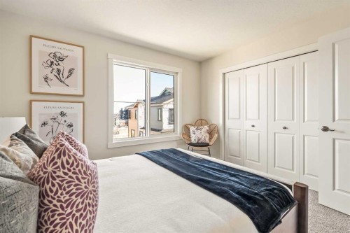 15020 Centre Street Ne, Calgary, AB - Indoor Photo Showing Bedroom