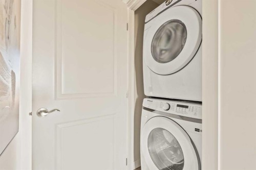 15020 Centre Street Ne, Calgary, AB - Indoor Photo Showing Laundry Room