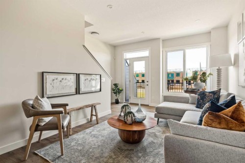 15020 Centre Street Ne, Calgary, AB - Indoor Photo Showing Living Room