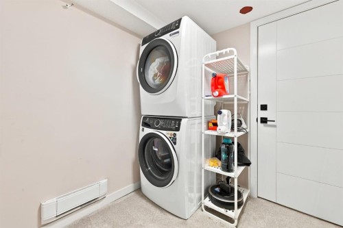 1012 1 Avenue Nw, Calgary, AB - Indoor Photo Showing Laundry Room