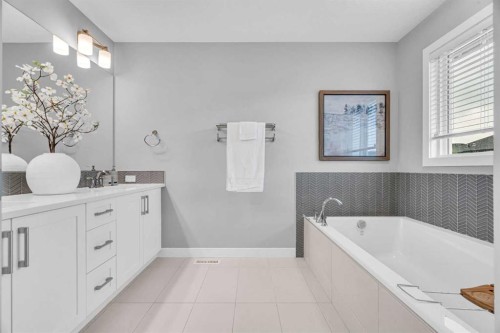 49 Creekside Avenue Sw, Calgary, AB - Indoor Photo Showing Bathroom