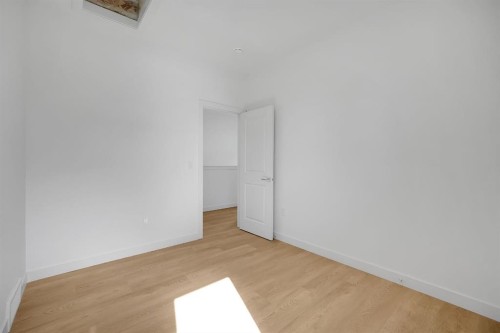1&2-922 17 Avenue Nw, Calgary, AB - Indoor Photo Showing Other Room