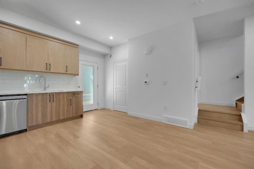 1&2-922 17 Avenue Nw, Calgary, AB - Indoor Photo Showing Kitchen