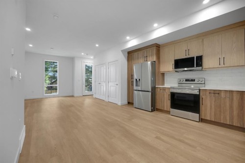 1&2-922 17 Avenue Nw, Calgary, AB - Indoor Photo Showing Kitchen
