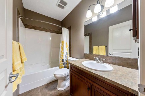 22 Tuscany Estates Crescent Nw, Calgary, AB - Indoor Photo Showing Bathroom