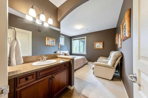 22 Tuscany Estates Crescent Nw, Calgary, AB - Indoor Photo Showing Bathroom