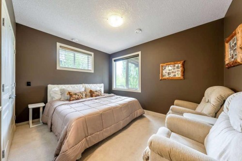 22 Tuscany Estates Crescent Nw, Calgary, AB - Indoor Photo Showing Bedroom