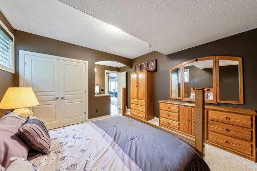 22 Tuscany Estates Crescent Nw, Calgary, AB - Indoor Photo Showing Bedroom