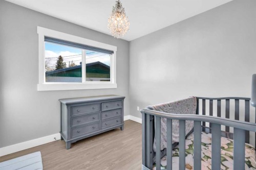 2046 33 Street Se, Calgary, AB - Indoor Photo Showing Other Room