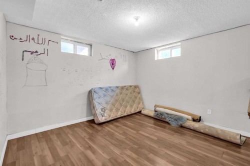 2046 33 Street Se, Calgary, AB - Indoor