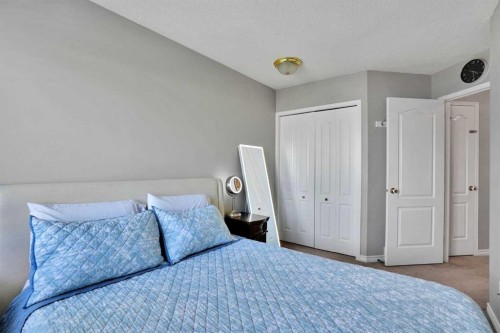 7237 Laguna Way Ne, Calgary, AB - Indoor Photo Showing Bedroom