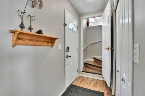 7237 Laguna Way Ne, Calgary, AB - Indoor Photo Showing Other Room