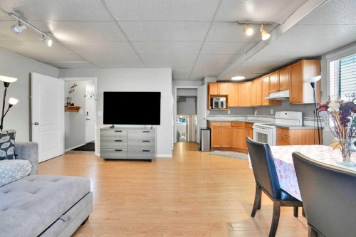 7237 Laguna Way Ne, Calgary, AB - Indoor