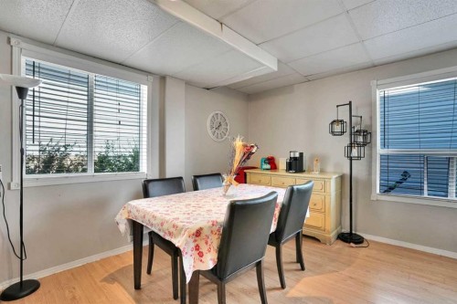 7237 Laguna Way Ne, Calgary, AB - Indoor Photo Showing Dining Room