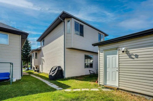 7237 Laguna Way Ne, Calgary, AB - Outdoor With Exterior