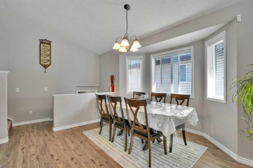 7237 Laguna Way Ne, Calgary, AB - Indoor Photo Showing Dining Room